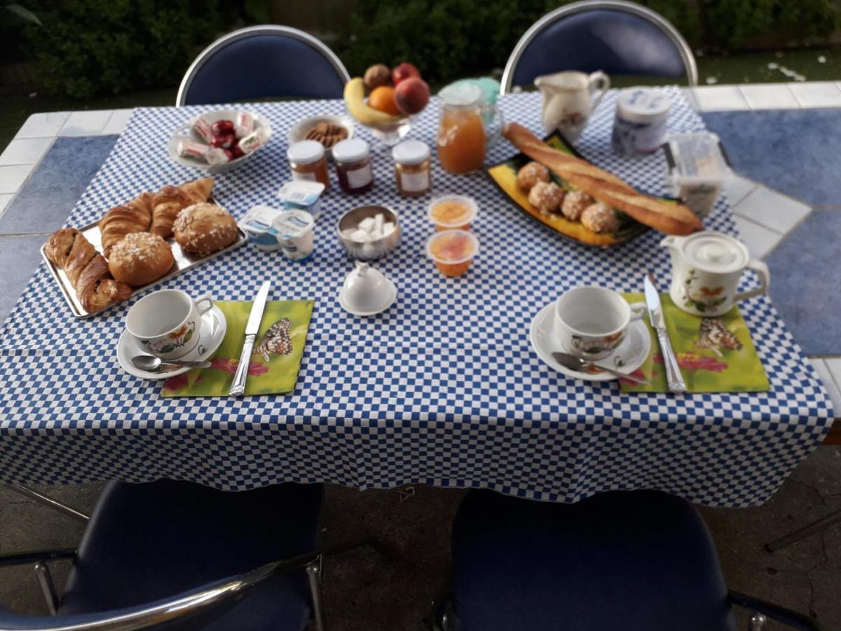 Le Jardin Fleuri Bed & Breakfast Saint-Nazaire  Ngoại thất bức ảnh