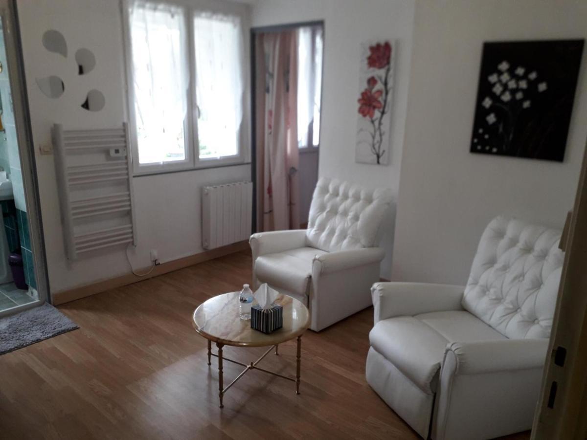 Le Jardin Fleuri Bed & Breakfast Saint-Nazaire  Ngoại thất bức ảnh