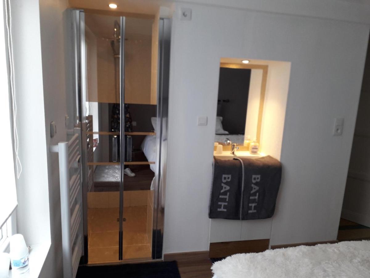 Le Jardin Fleuri Bed & Breakfast Saint-Nazaire  Ngoại thất bức ảnh