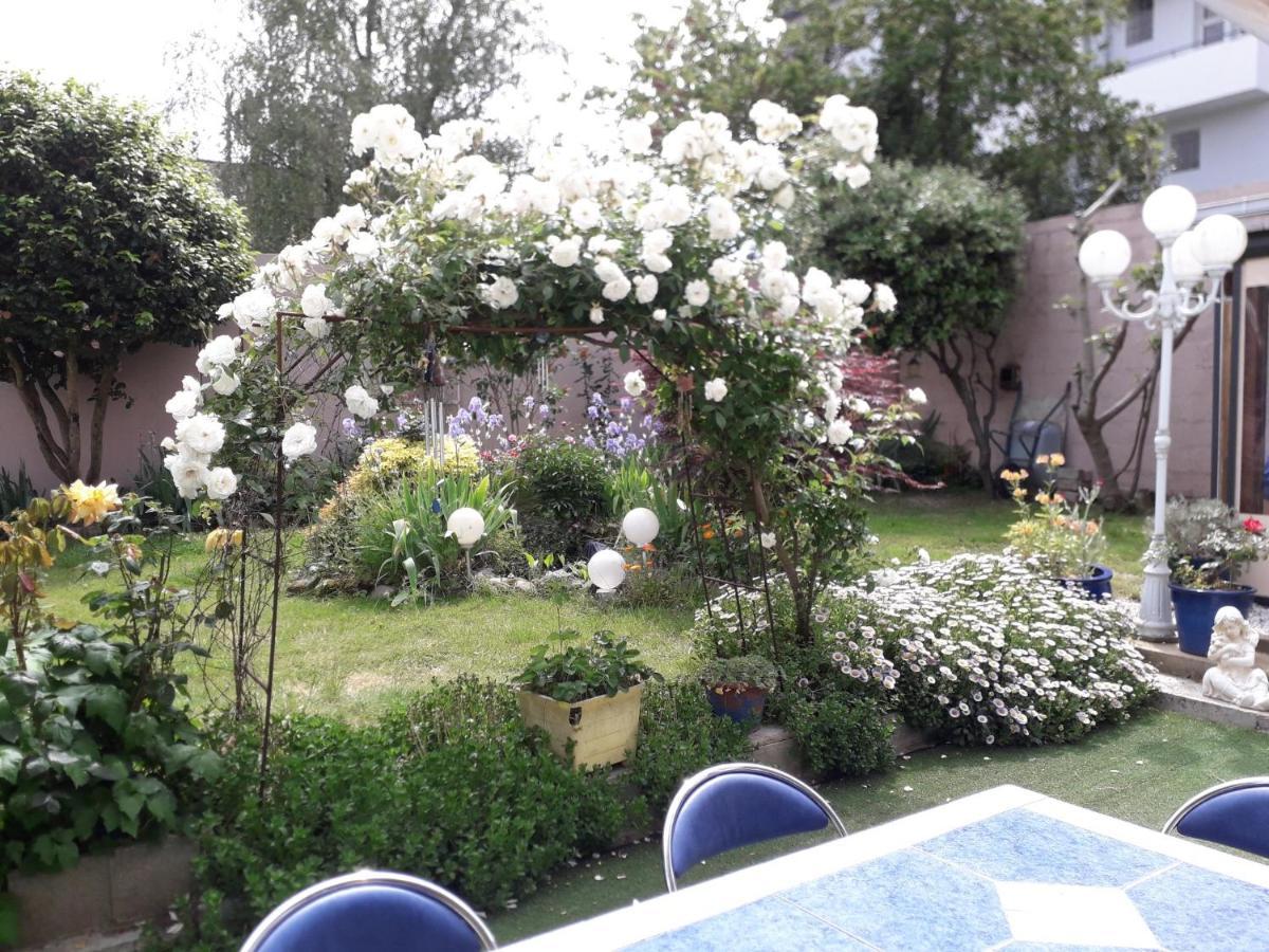 Le Jardin Fleuri Bed & Breakfast Saint-Nazaire  Ngoại thất bức ảnh